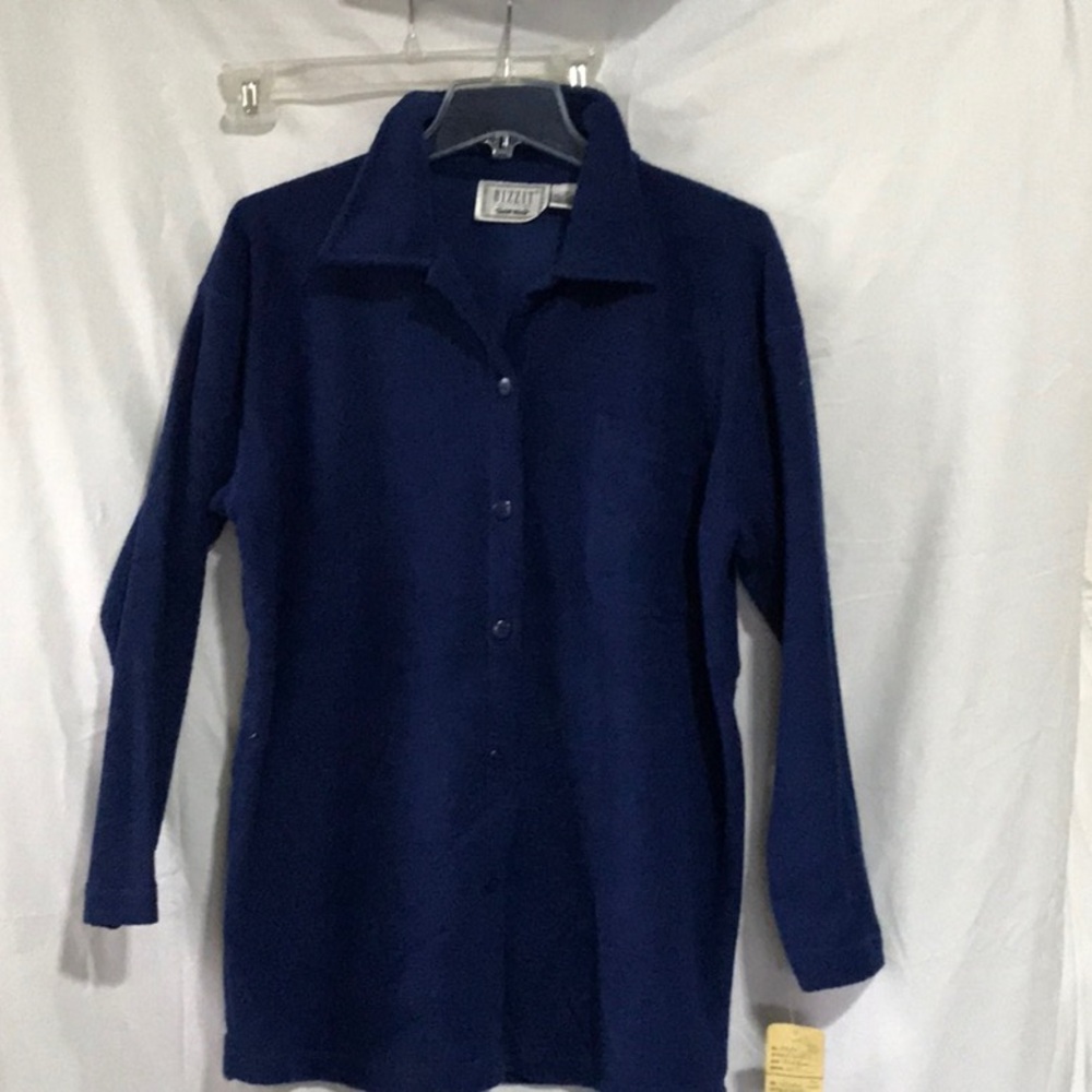 - Vintage Bizzit fleece button up front pocket.